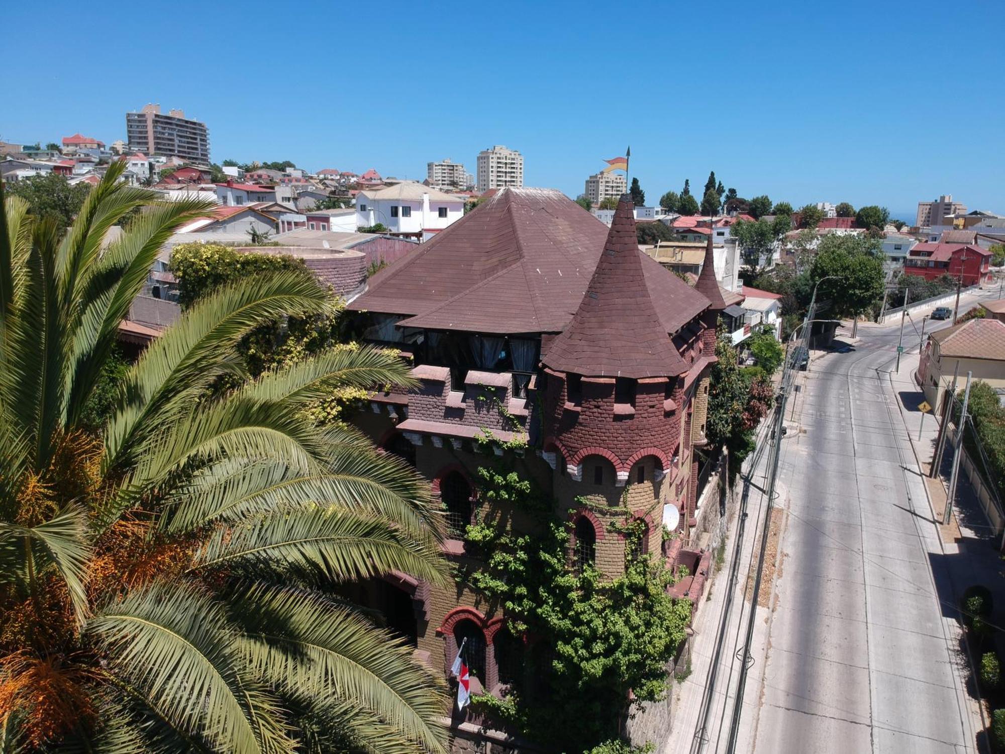 Castillo Medieval Vina del Mar Bagian luar foto