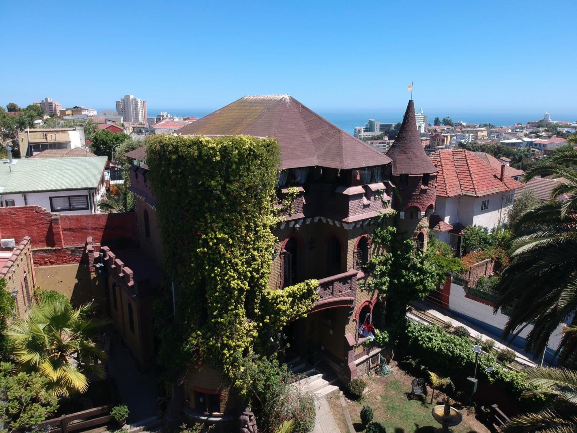 Castillo Medieval Vina del Mar Bagian luar foto