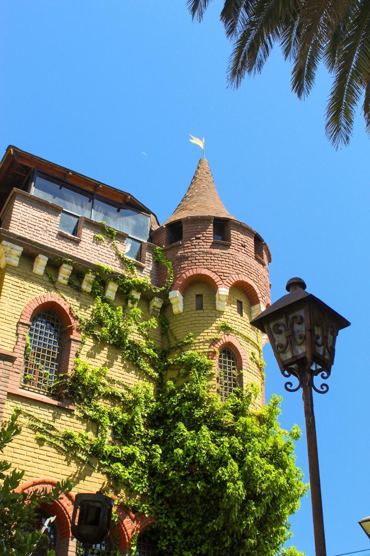 Castillo Medieval Vina del Mar Bagian luar foto